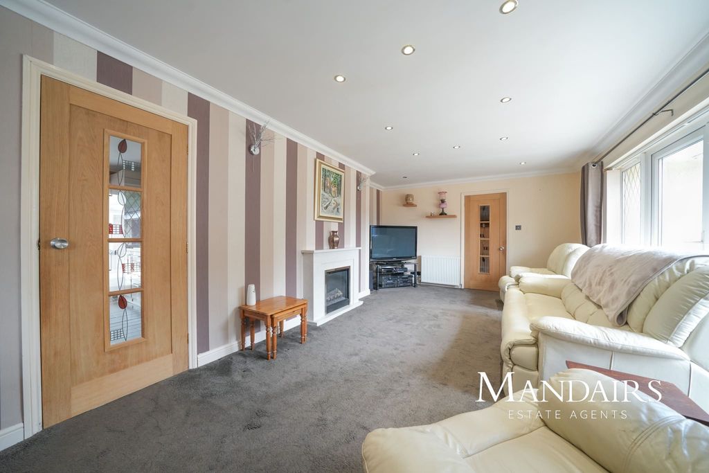 Property photo 3 of 25