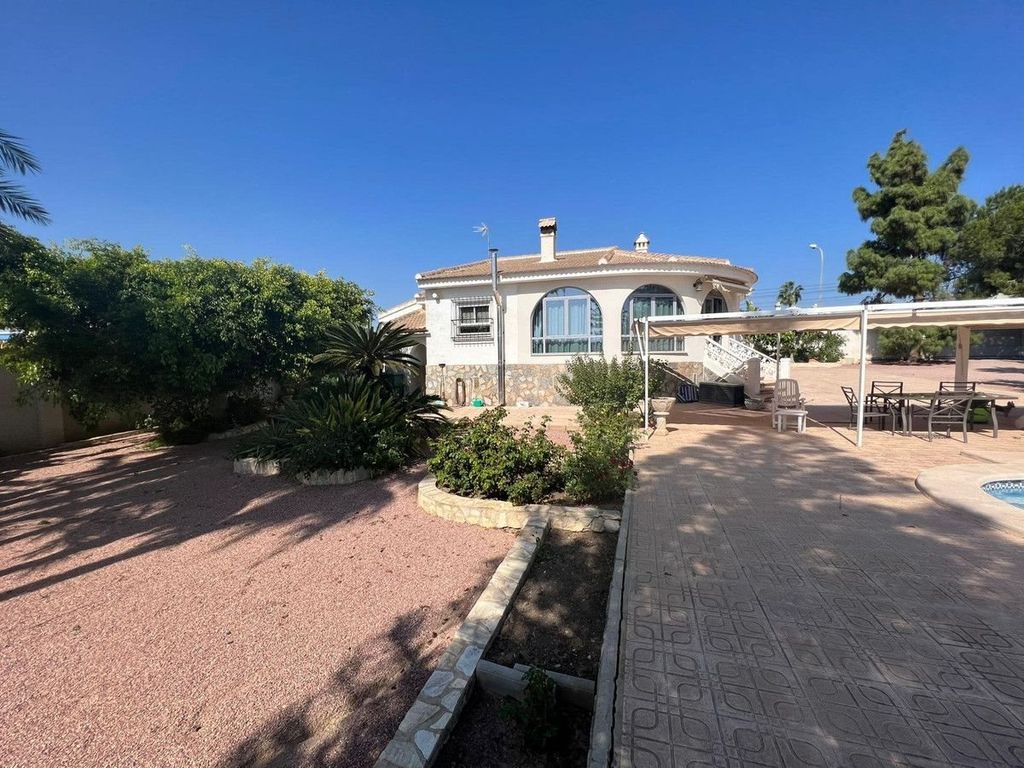 Property photo 2 of 36
