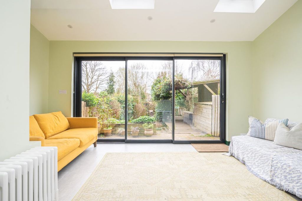 Property photo 3 of 23