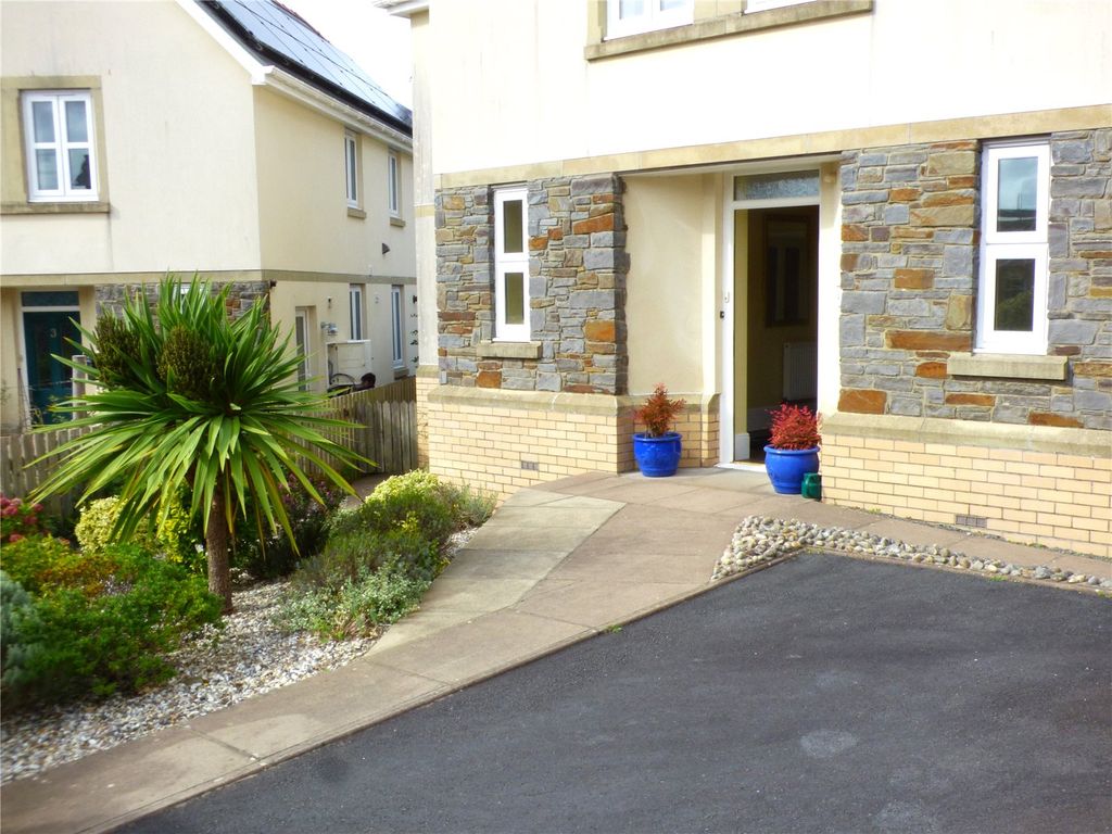 Property photo 2 of 25 Picture No. 19