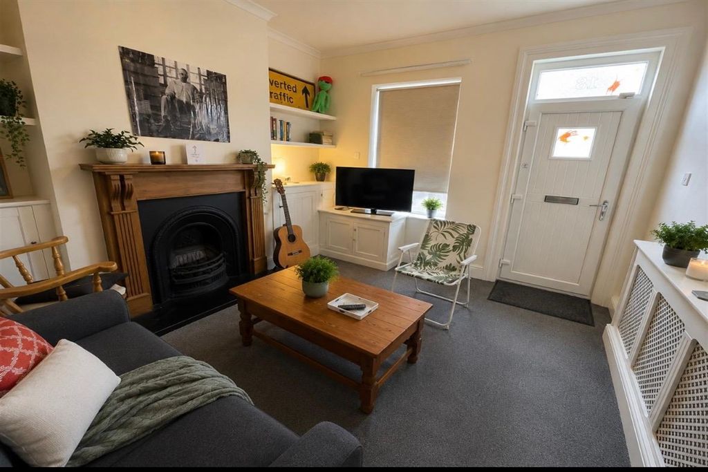 Property photo 1 of 12 (Main)