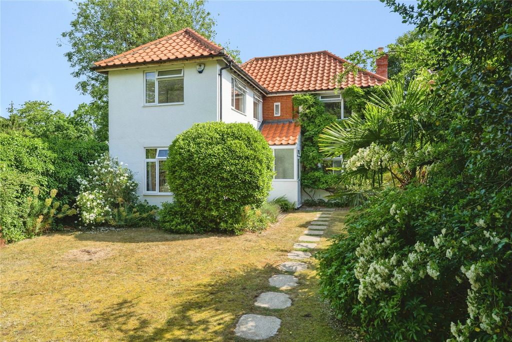 Property photo 2 of 31 Picture No. 04