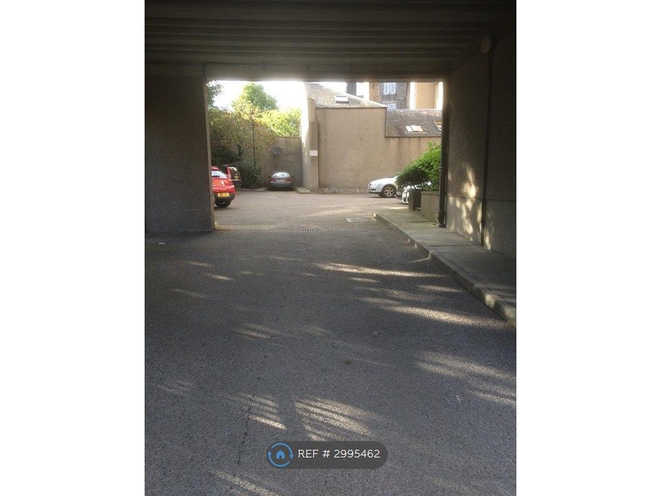 Property photo 2 of 10 Private Car Park For Residents
