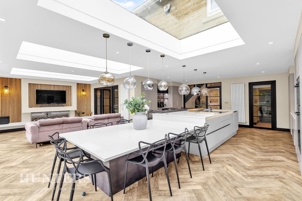 Property photo 2 of 51 Kitchen