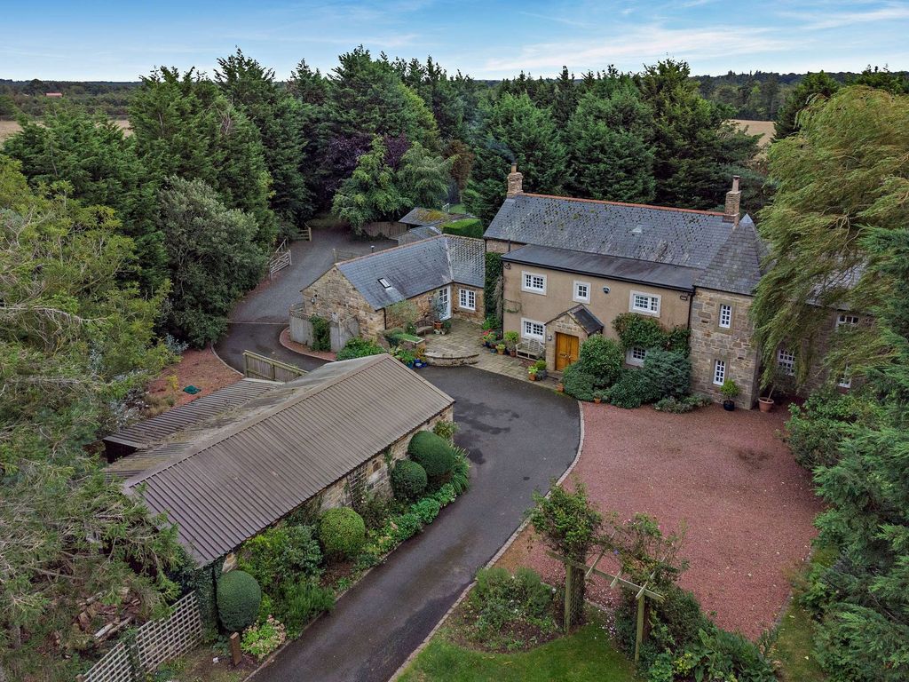Property photo 1 of 27 Swarland Dene