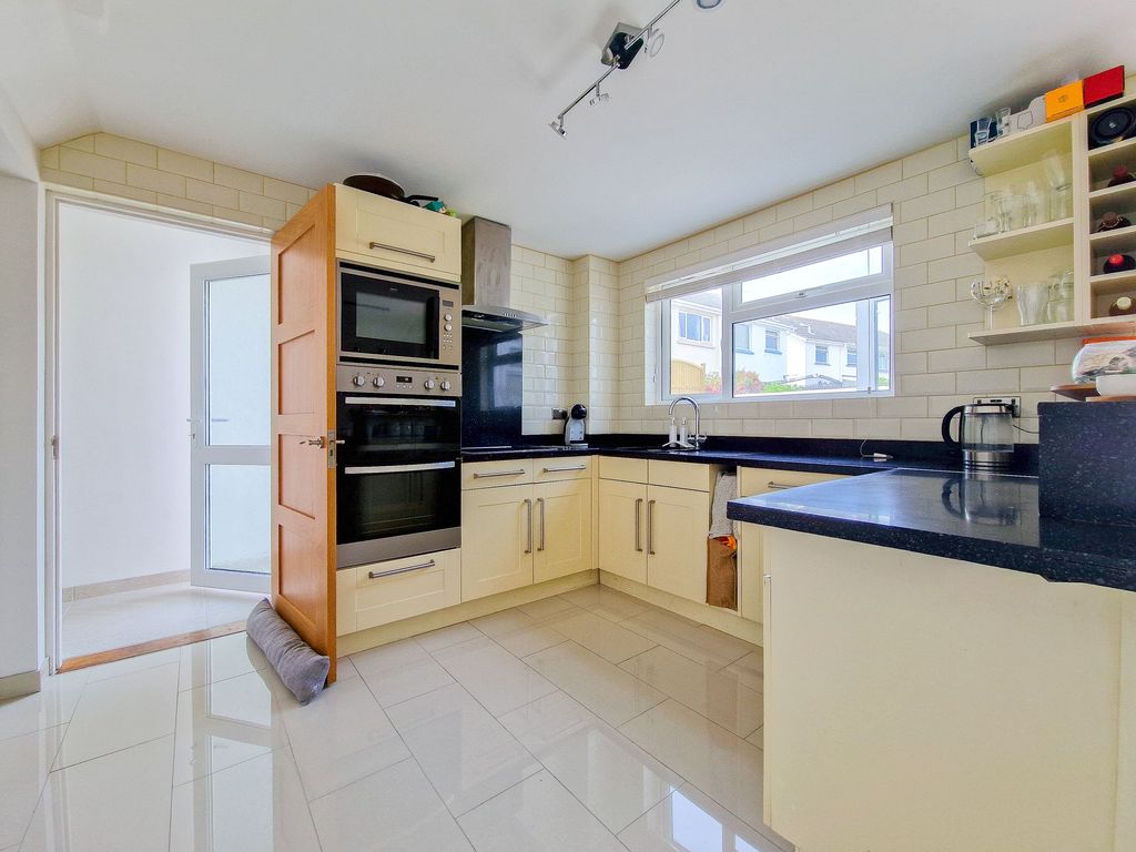 Property photo 3 of 41
