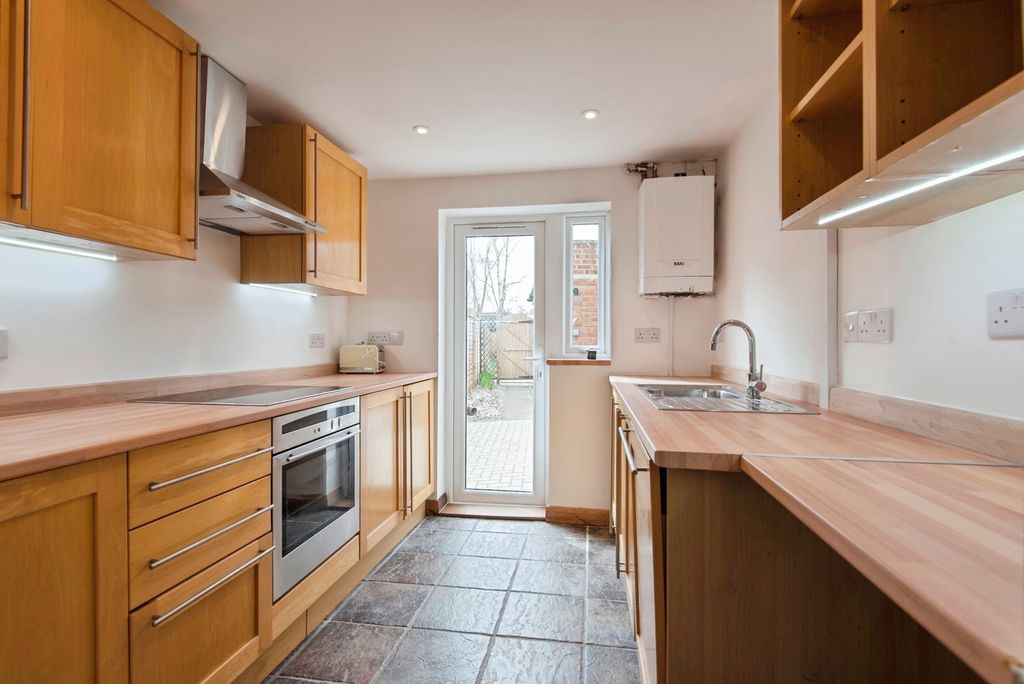 Property photo 3 of 20 Kitchen