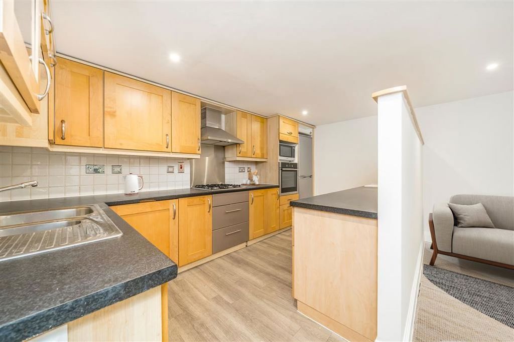 Property photo 3 of 4