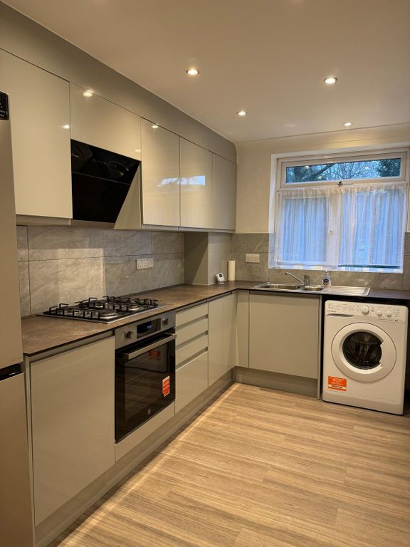 Property photo 1 of 9 2 Bed Flat To Rent London Road, Brighton Bn1