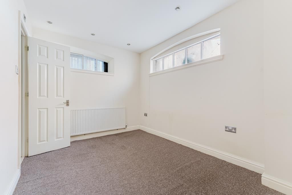 Property photo 3 of 17 1 Regent Gate, Kettering -9.Jpg