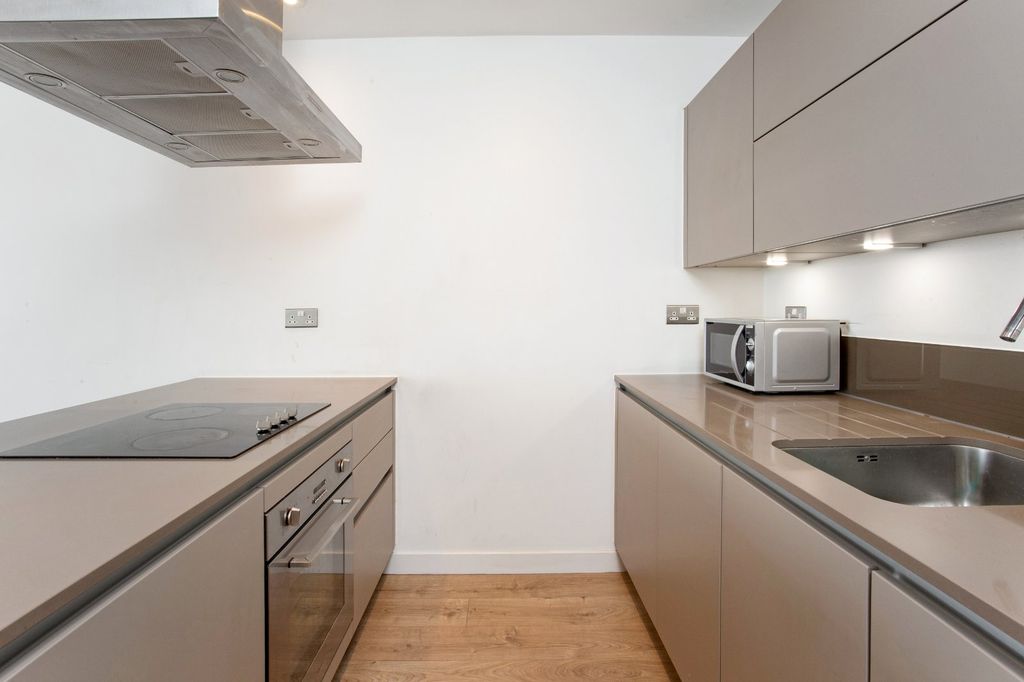 Property photo 2 of 19 Kitchen