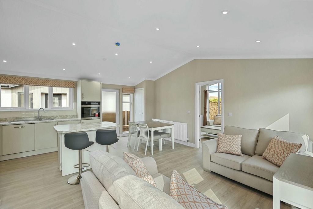 Property photo 2 of 12 747B1F326Fa20Fc0ee5Ad3671Ec25Fdc7042454c164c9c9328