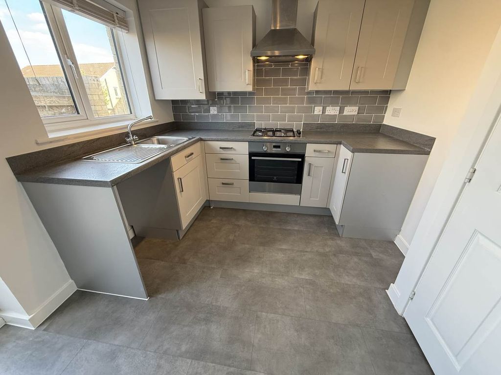 Property photo 2 of 14 Kitchen