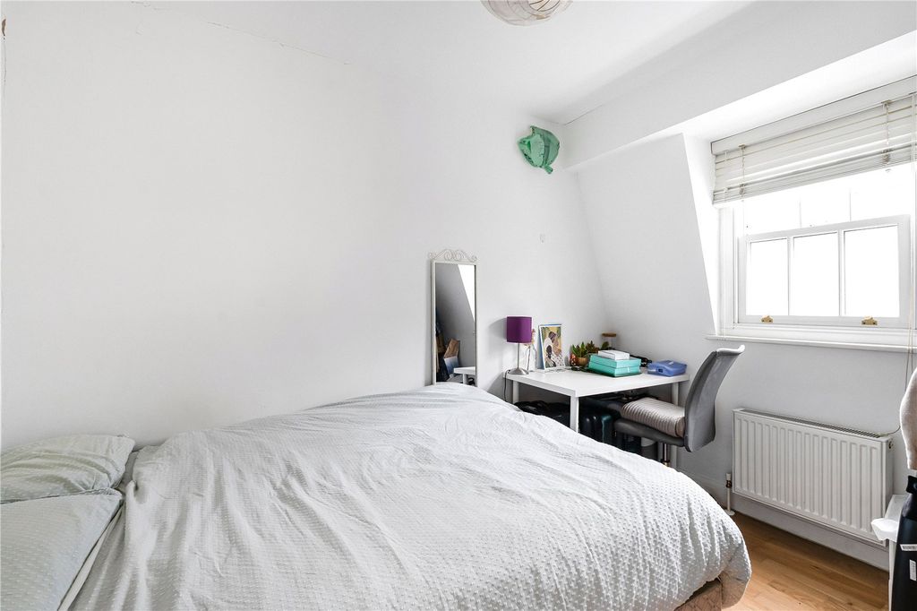 Property photo 3 of 7 Bedroom