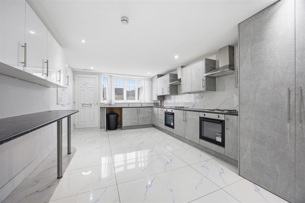 Property photo 1 of 16 Kitchen