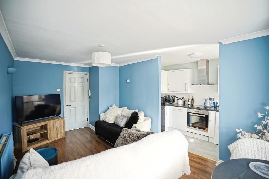 Property photo 3 of 12