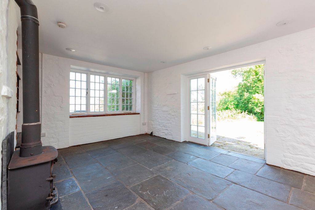 Property photo 3 of 19