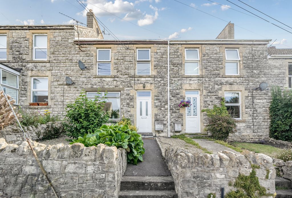 Property photo 1 of 19 1316802-1-6867997...