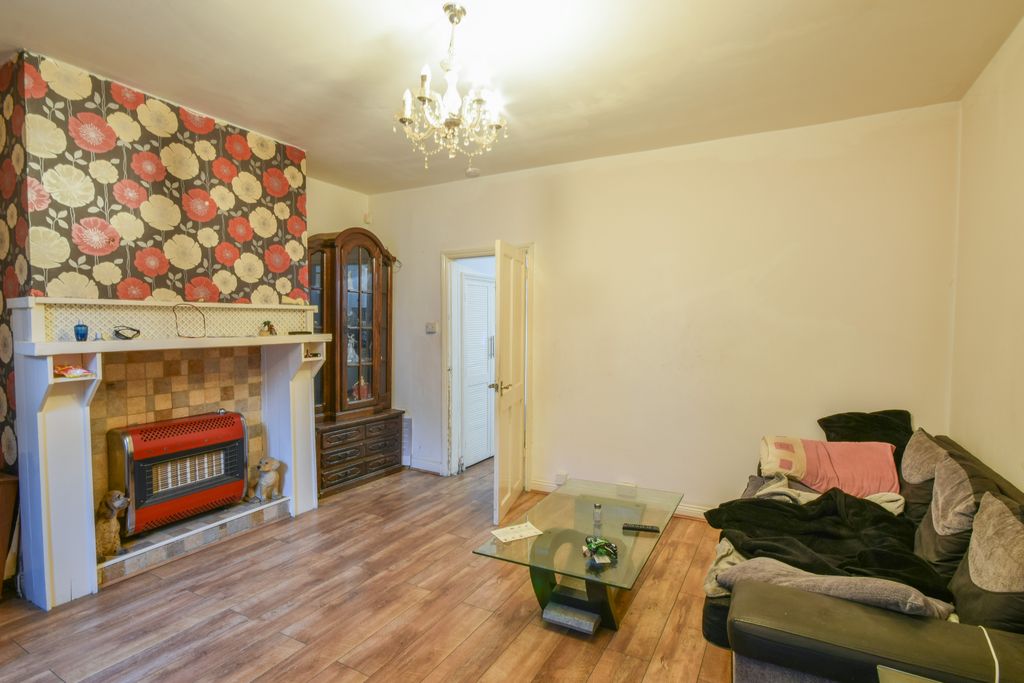 Property photo 3 of 12