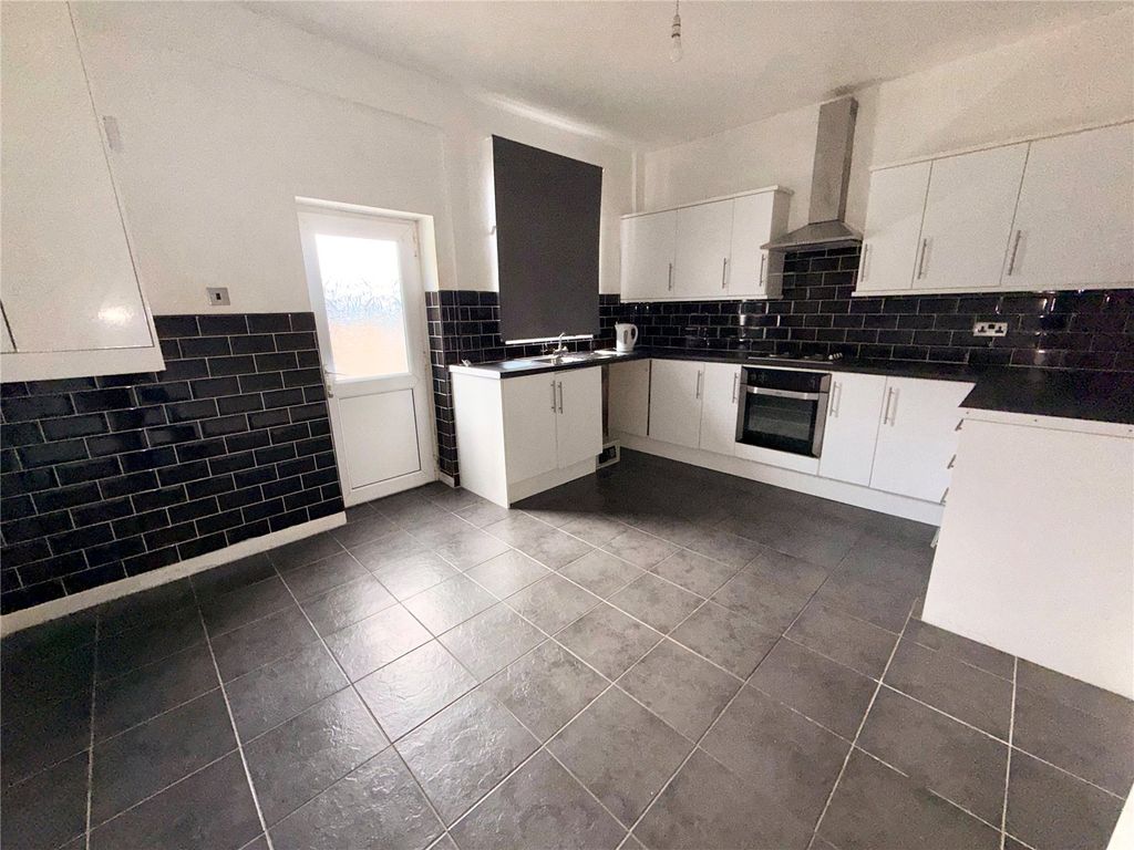 Property photo 3 of 8 Picture No. 04