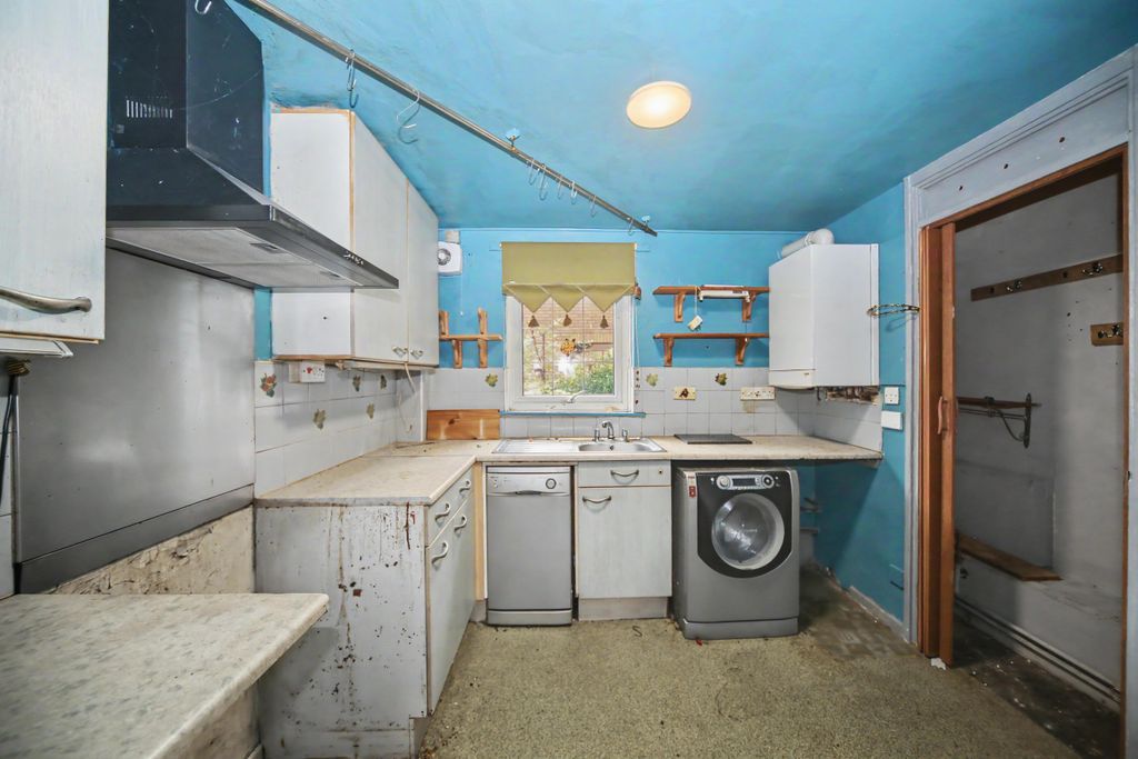 Property photo 3 of 17 46 Fell View, Chorley, Lancashire, Pr6 0Nu
