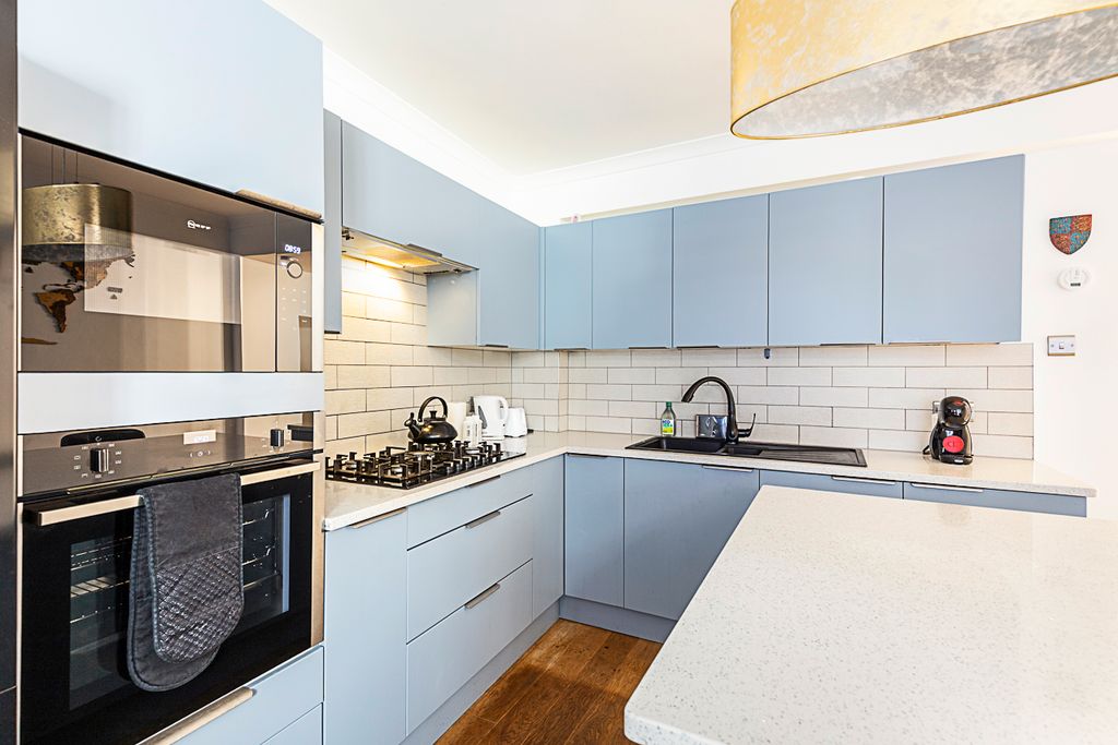 Property photo 2 of 35