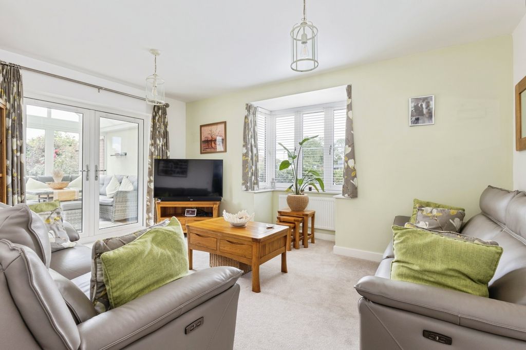 Property photo 3 of 26 Pbox-Img.Jpg