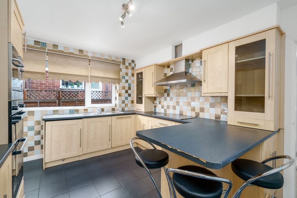 Property photo 2 of 18 Picture No. 20