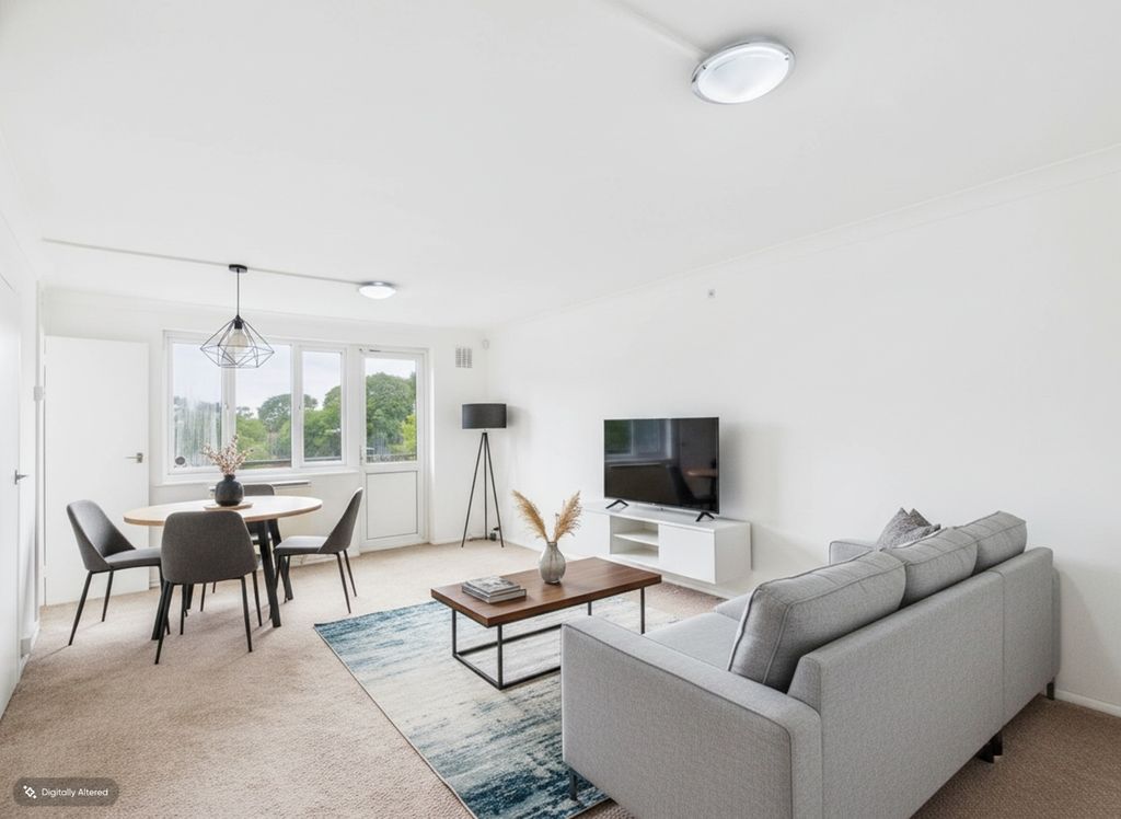 Property photo 1 of 5 Living Room Presented By James Hillier For Ewemove