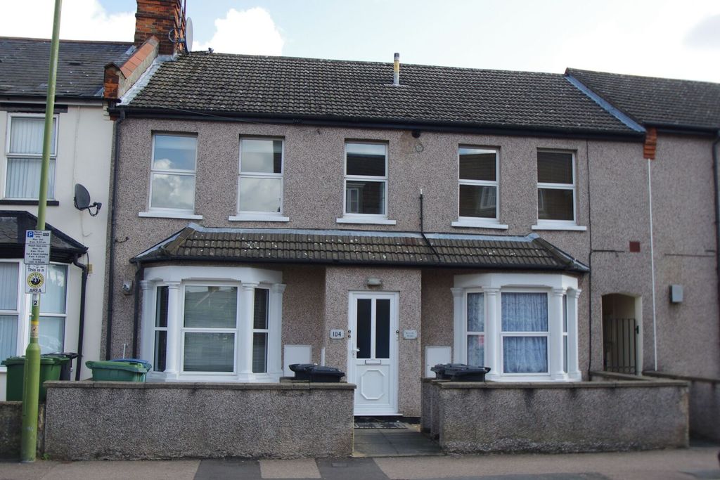 Property photo 2 of 6