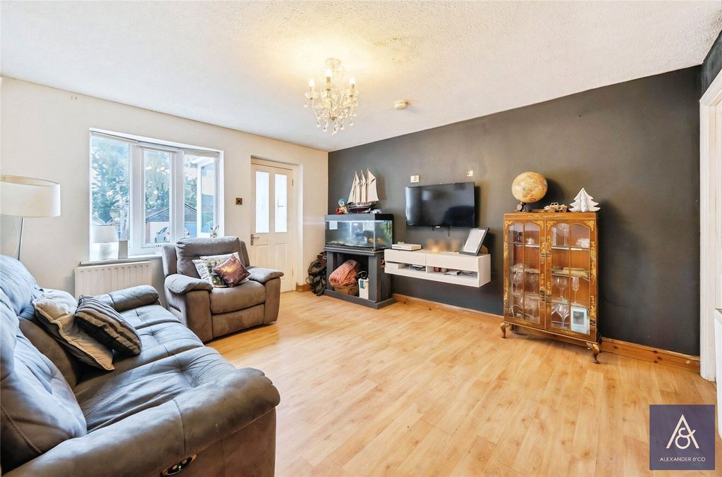 Property photo 2 of 18 Picture No. 29