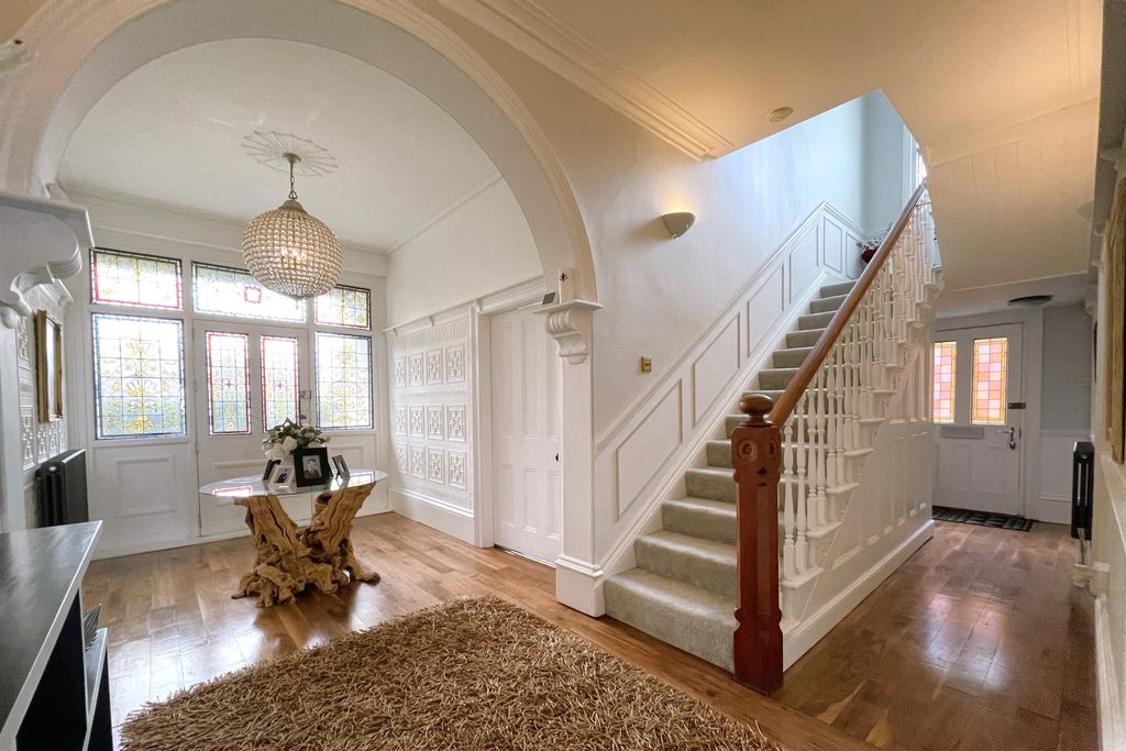 Property photo 2 of 61 17