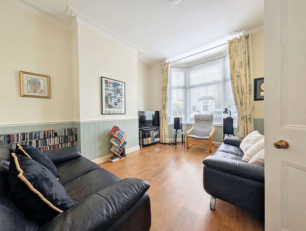 Property photo 2 of 12