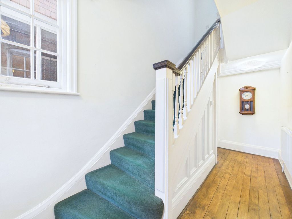 Property photo 3 of 33