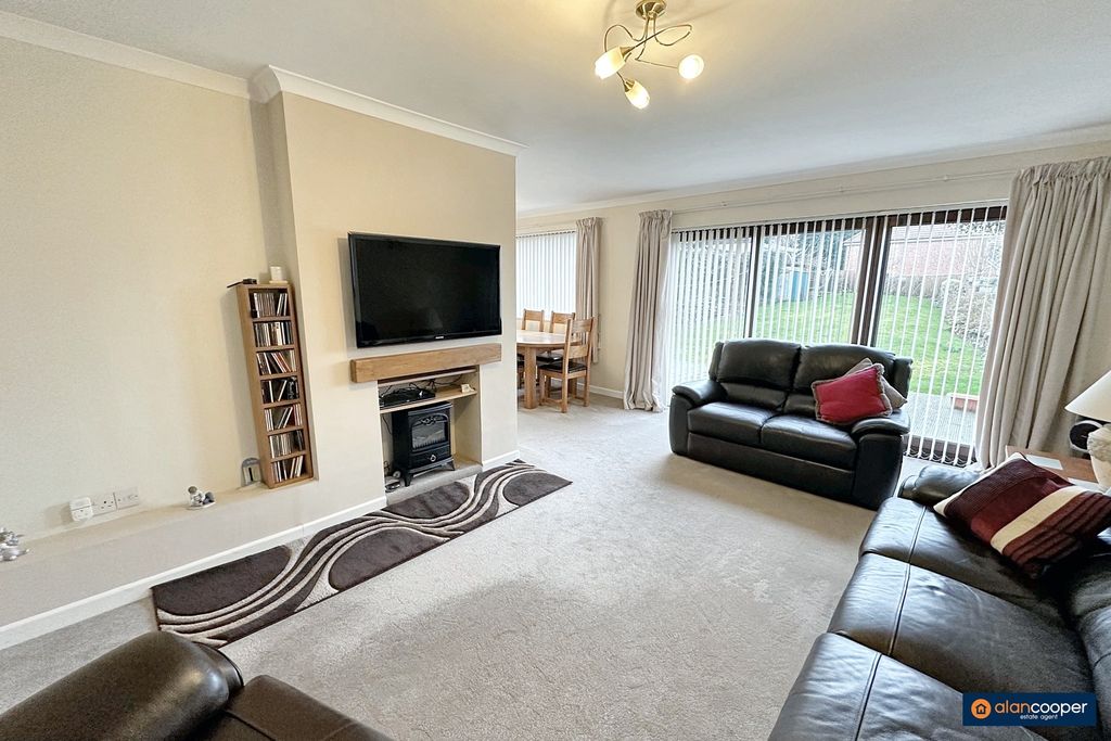 Property photo 2 of 20 3873684