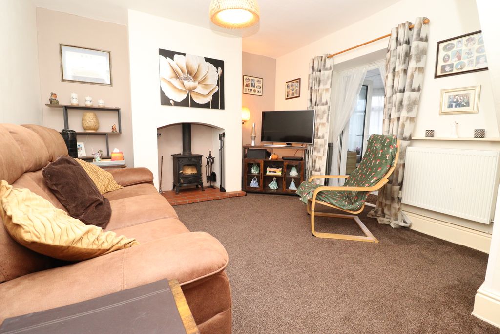 Property photo 3 of 13 Img_4666