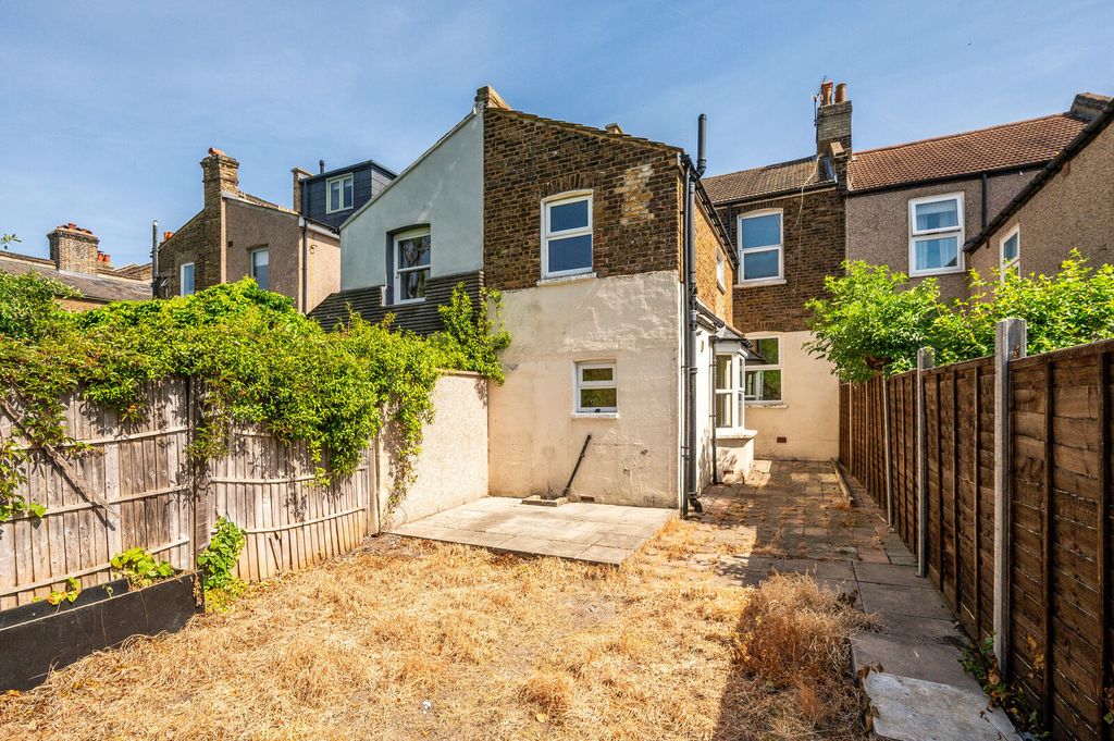 Property photo 2 of 13