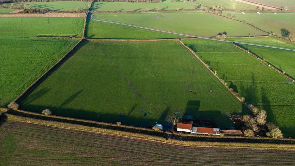 Property photo 2 of 8 Picture No. 10