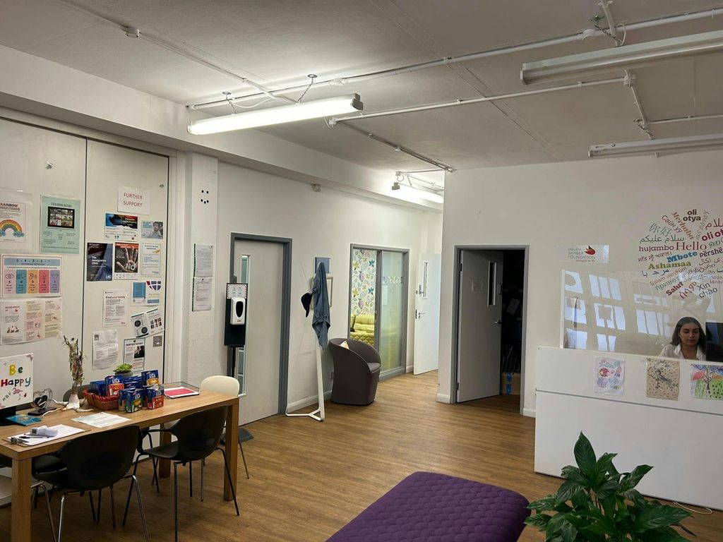 Property photo 3 of 7 Reception Area.Jpg