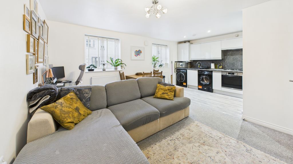 Property photo 2 of 9 Gallery