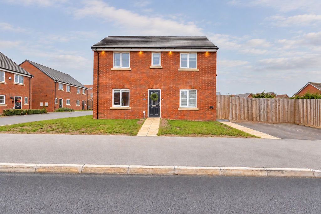 Property photo 1 of 20 Frontal