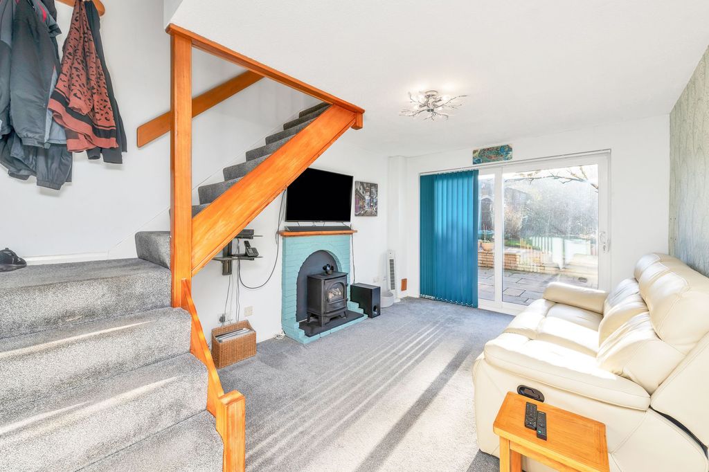 Property photo 2 of 21