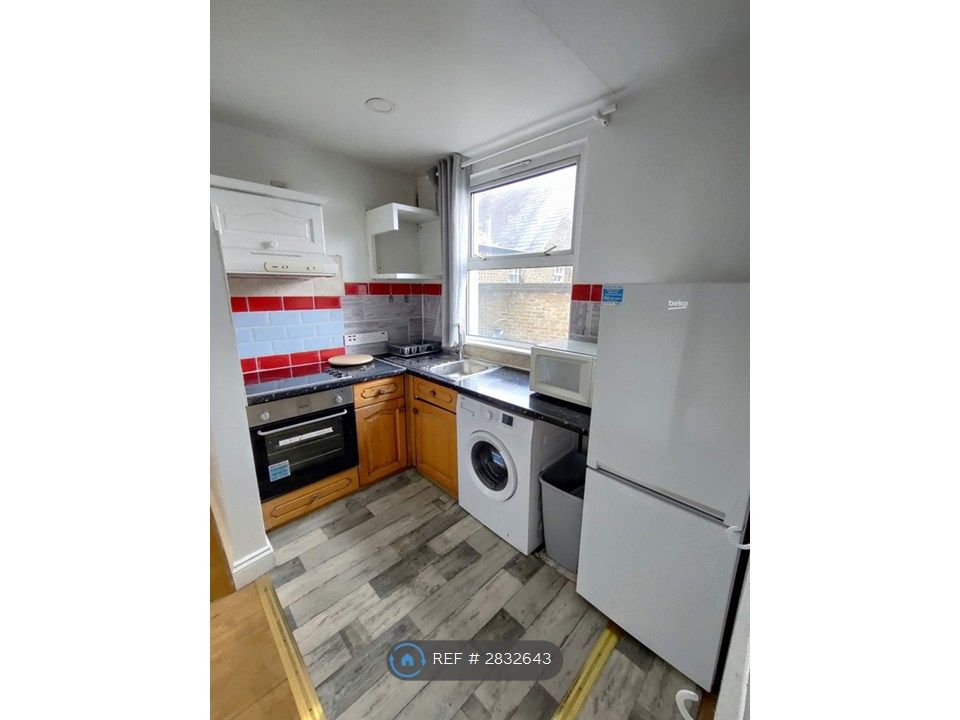 Property photo 2 of 7 Kitchen (Open Plan)