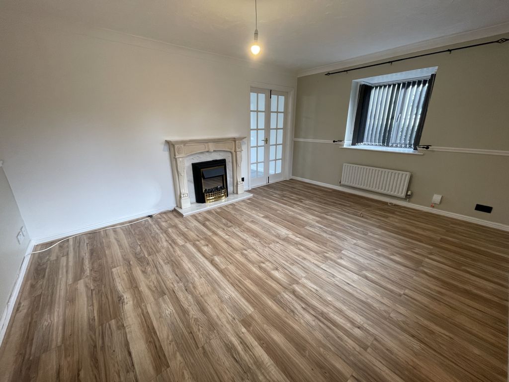 Property photo 2 of 17 Living Room