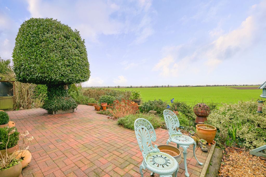 Property photo 2 of 37