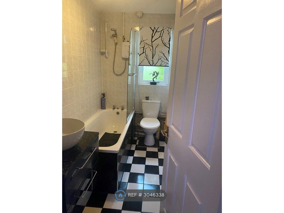 Property photo 3 of 7 Your Bathroom
