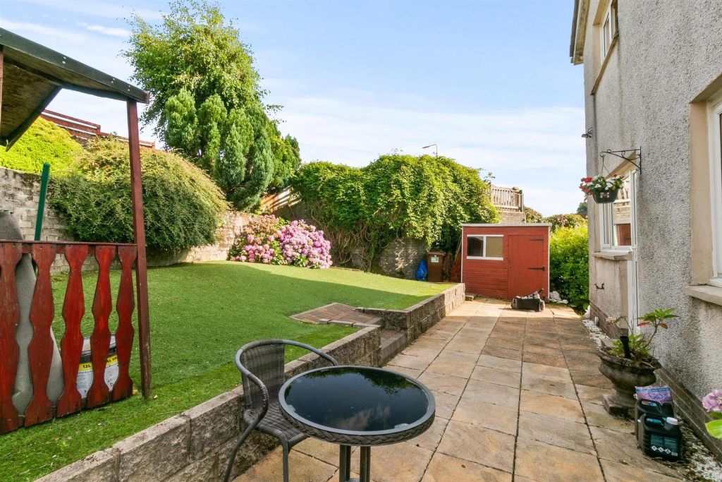 Property photo 3 of 28