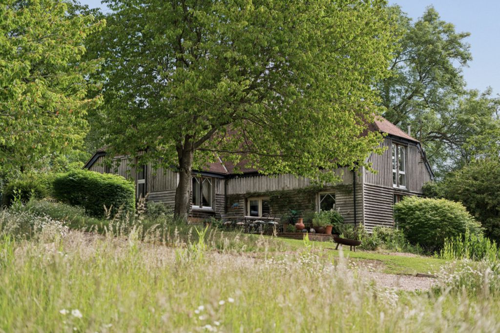 Property photo 1 of 32