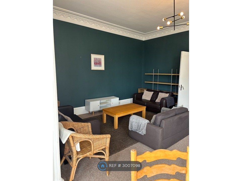 Property photo 2 of 27