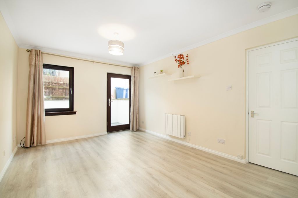 Property photo 2 of 25